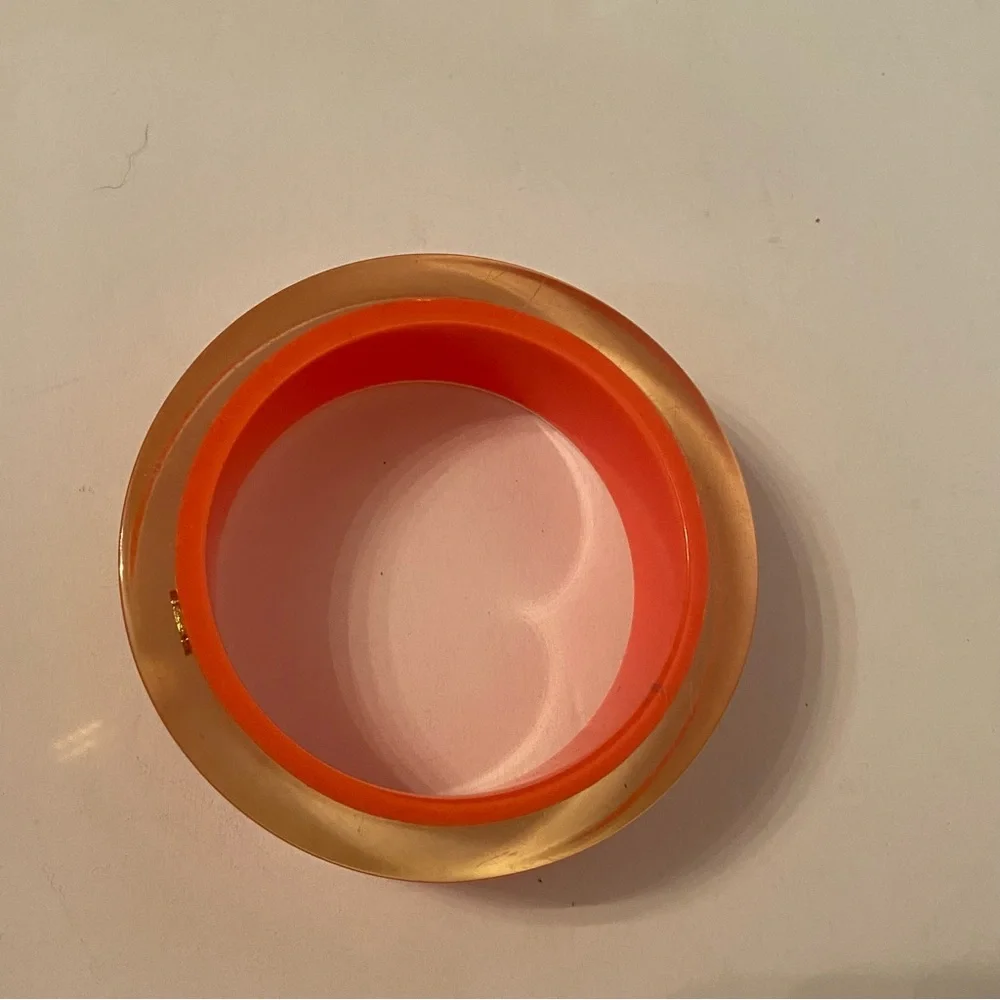 KATE SPADE BRACELET BANGLE ORANGE CLEAR LUCITE GOLD SPADE ONE SIZE OS SLIP ON - Picture 8 of 9